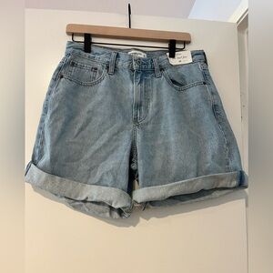 ABERCROMBIE & FITCH - mid rise shorts/jort - NEW WITH TAGS